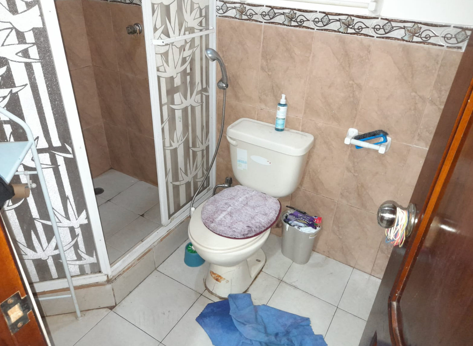 EC-RJ-158092 — Segundo baño de la vivienda Segundo baño de la vivienda, San Cristóbal, Portoviejo