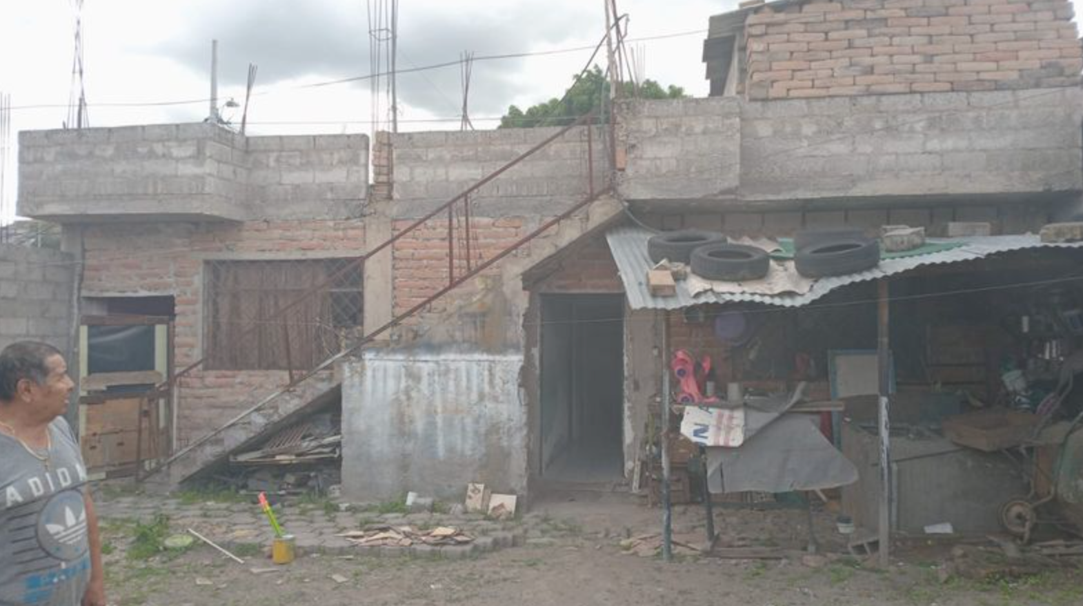 EC-RJ-158253 — Patio posterior de la casa — Alpachaca, Ibarra Patio posterior de tierra de la casa en Alpachaca