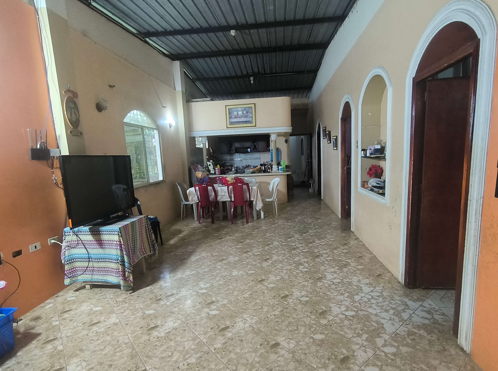 EC-RJ-157984 — Sala comedor de la vivienda — José María Ollague, Santa Rosa Sala comedor de la vivienda en Santa Rosa, EC-RJ-157984
