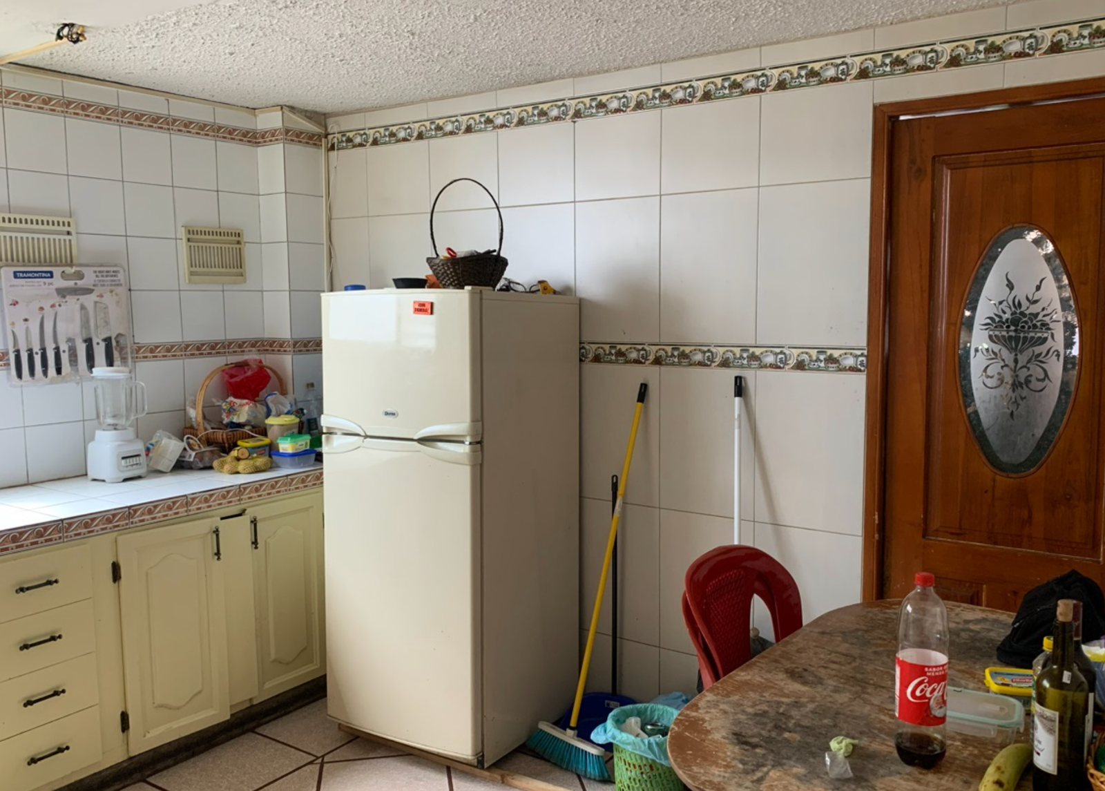EC-RJ-158056 — Cocina de la otra unidad habitacional — Iñaquito, Quito Otra cocina del departamento con dos unidades habitacionales en León Palacios, EC-RJ-158056