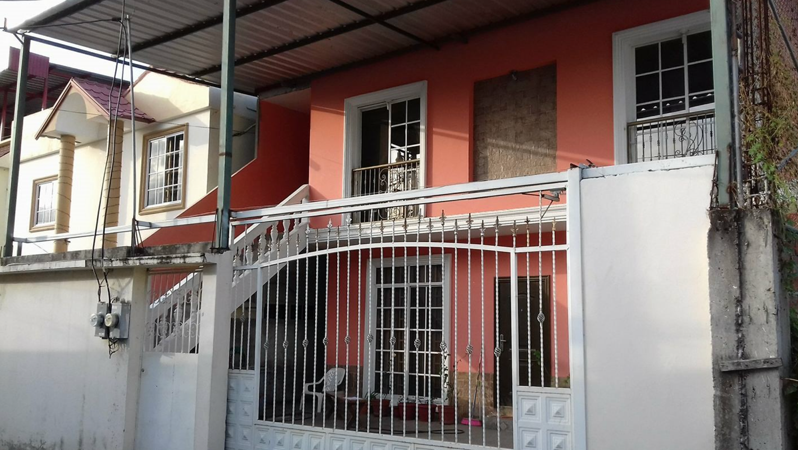 EC-RJ-158048 — Fachada y acceso a vivienda del conjunto Fachada y acceso a vivienda del conjunto, Primero de Mayo, Portoviejo