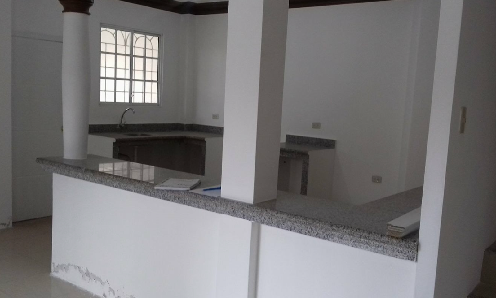 EC-RJ-158048 — Cocina con mesones Cocina con mesones, Primero de Mayo, Portoviejo