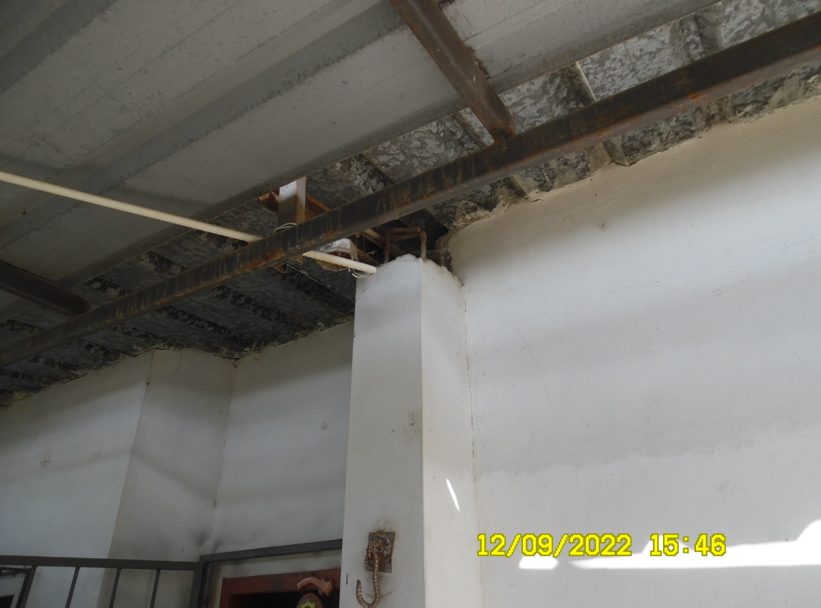 EC-RJ-156947 — Estado de estructura de cubierta de la vivienda, Tohalli Estado de estructura de cubierta de la vivienda, Tohalli