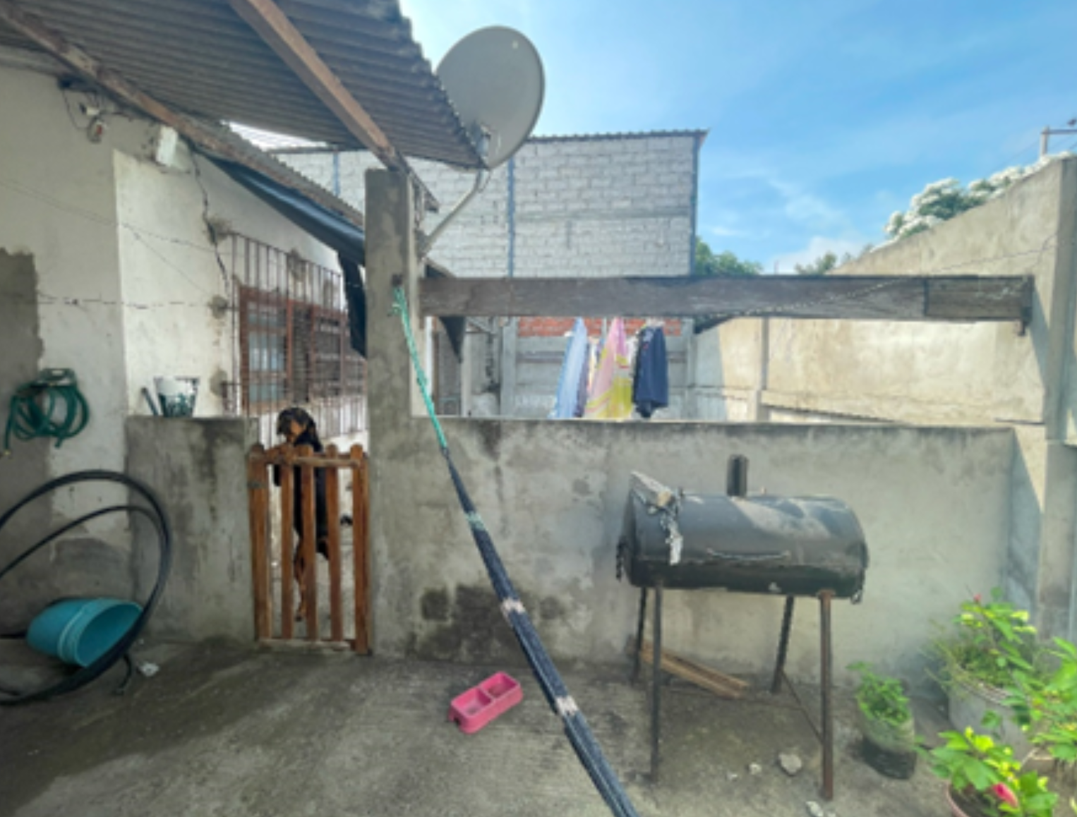 EC-RJ-158391 — Patio de la vivienda Patio posterior de la casa en Leonidas Plaza, Sucre