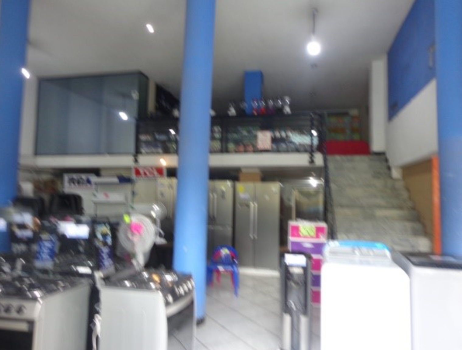 EC-RJ-157986 — Local comercial con mezzanine — Centro de Esmeraldas Local comercial con mezzanine de la casa en el centro de Esmeraldas, EC-RJ-157986