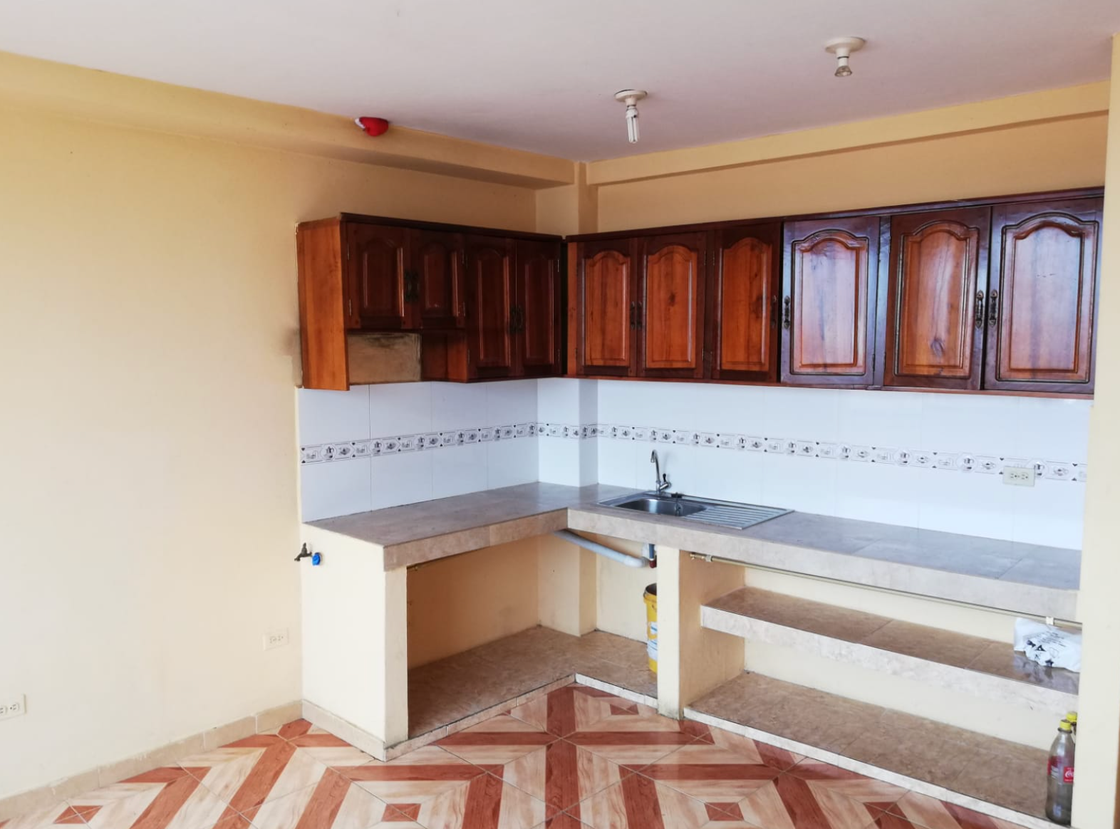 EC-RJ-156890 — Cocina de departamento Cocina de departamento del inmueble EC-RJ-156890 en Macas.