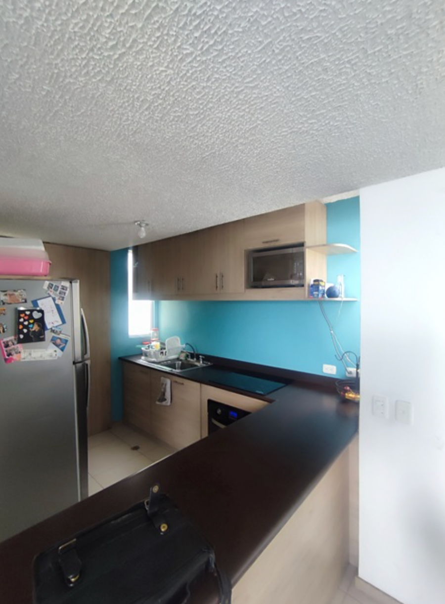 EC-RJ-157850 — Cocina del departamento — Mira Loma, Quito Cocina del departamento del inmueble EC-RJ-157850 en Mira Loma, Quito.