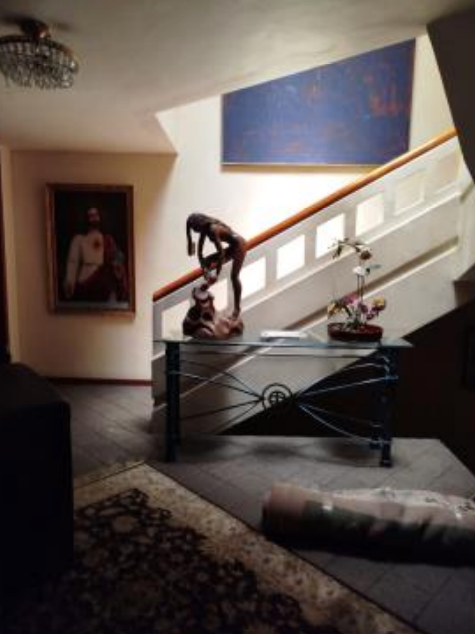 EC-RJ-157597 — Escalera interior — Quito Tenis Escalera interior de la residencia en Quito Tenis, Quito.