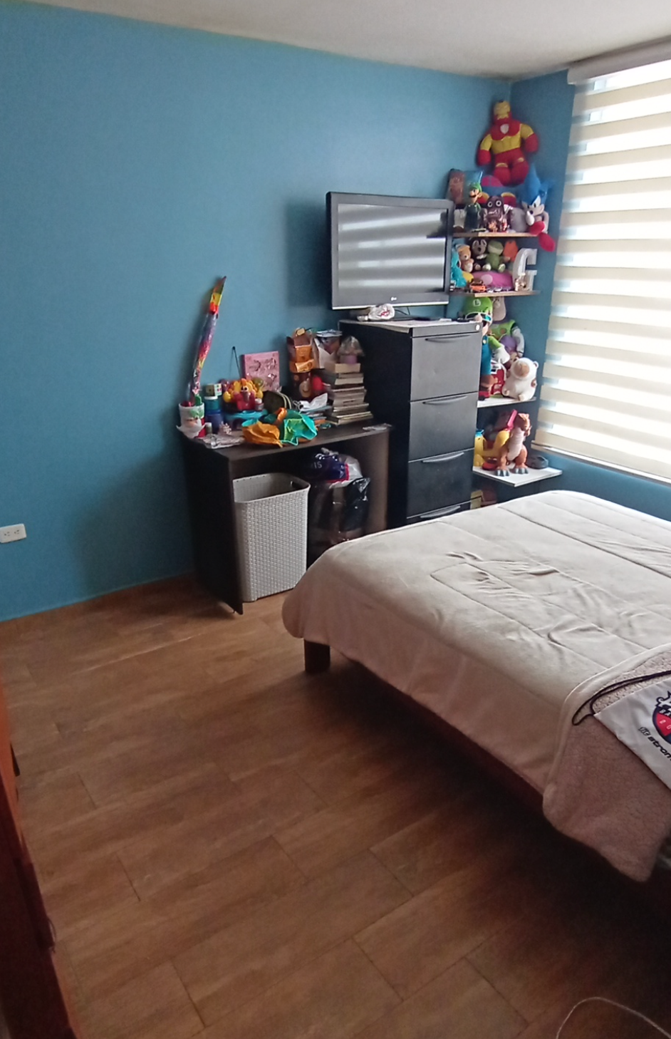 EC-RJ-157525 — Dormitorio de planta alta — 10 de Agosto, Caranqui, Ibarra Dormitorio de planta alta de la propiedad EC-RJ-157525 en 10 de Agosto, Caranqui, Ibarra.