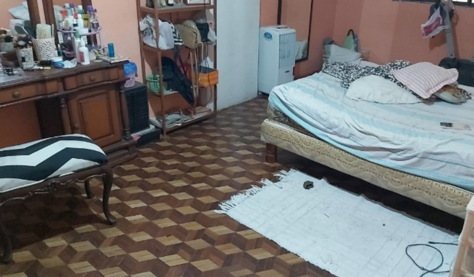 EC-RJ-157455 — Dormitorio de planta alta — Pasaje Dormitorio de planta alta de la propiedad EC-RJ-157455 en el centro de Pasaje.