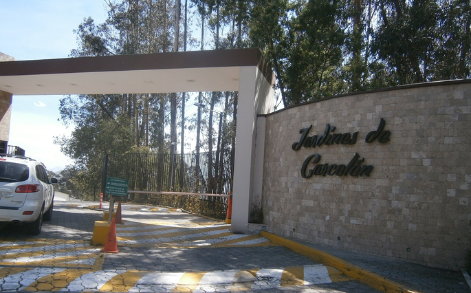 EC-RJ-155999 — Acceso al conjunto Ingreso al conjunto Jardines de Carcelén