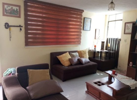 EC-RJ-157453 — Sala de la vivienda Sala con ventana y piso de cerámica