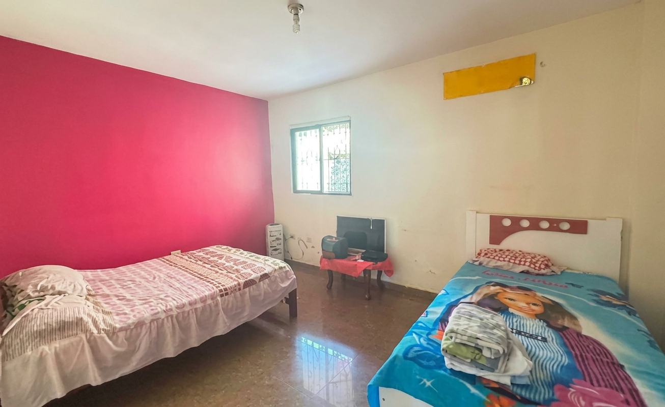EC-RJ-158046 — Dormitorio de la casa Dormitorio con ventana en la casa de Las Cumbres