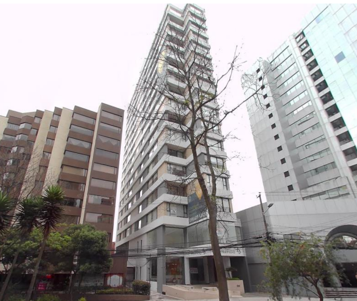 EC-RJ-157725 — Portada edificio Doce Parc Fachada del edificio Doce Parc junto a Plaza Artigas, Quito.