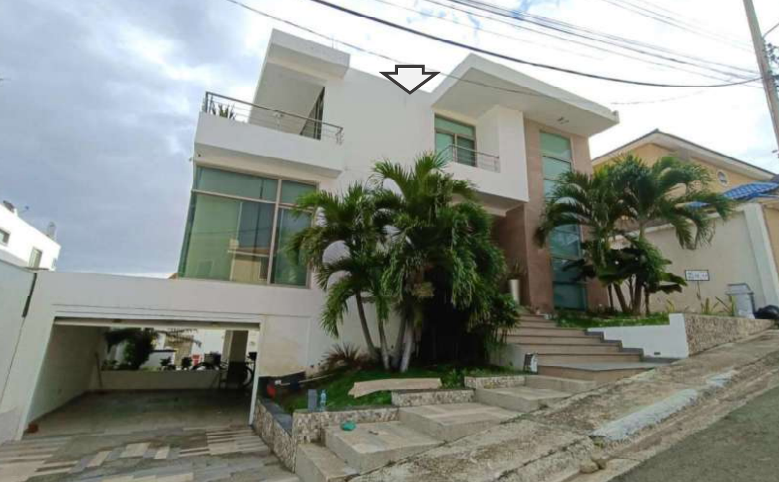 EC-RJ-157333 — Portada de la vivienda — Manta Beach, Manta Portada de la vivienda de la propiedad EC-RJ-157333 en Manta Beach, Manta.