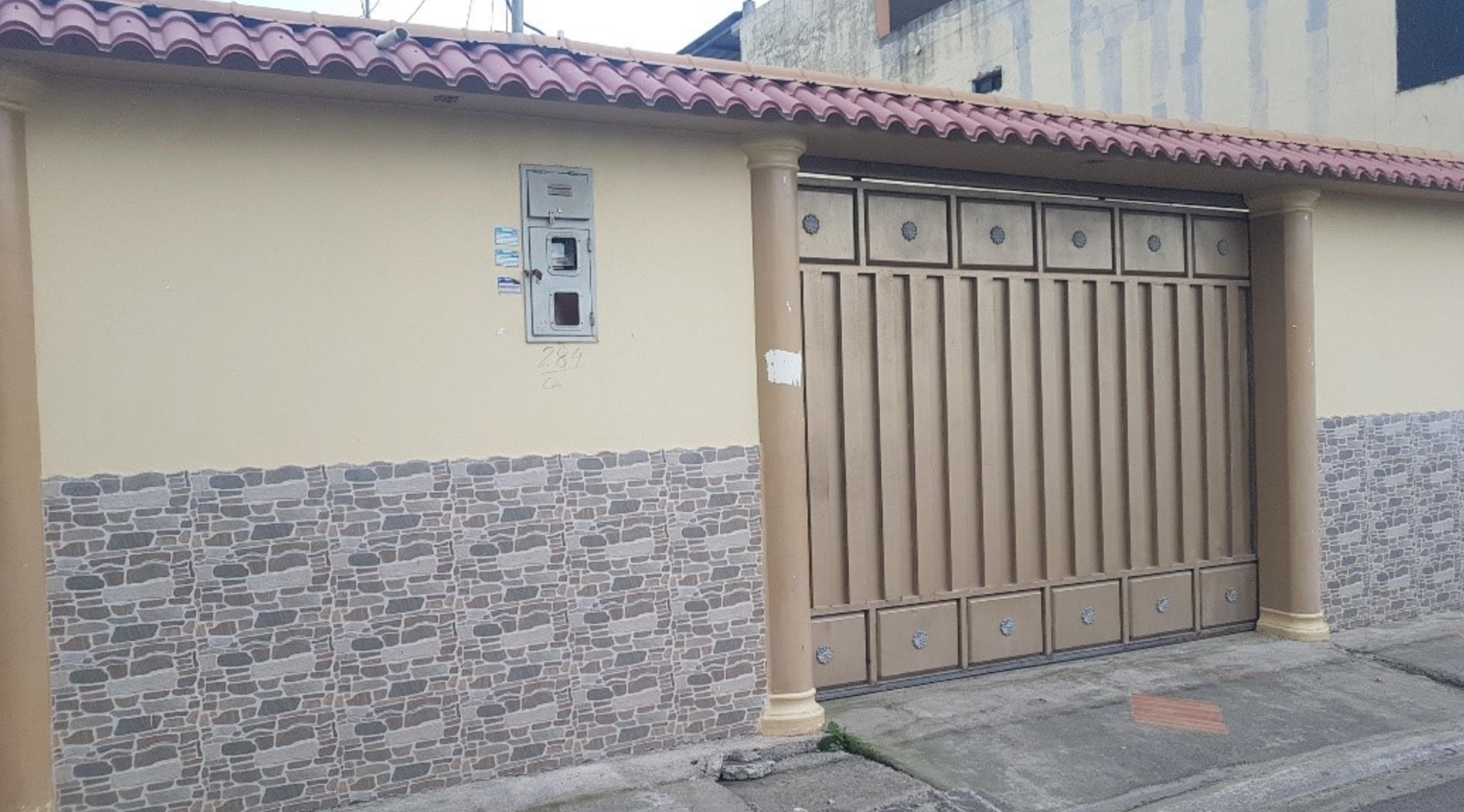 EC-RJ-155785 — Portada de casa en Machala Libre Portada de casa en Machala Libre del inmueble en Machala Libre, parroquia Providencia, Machala.