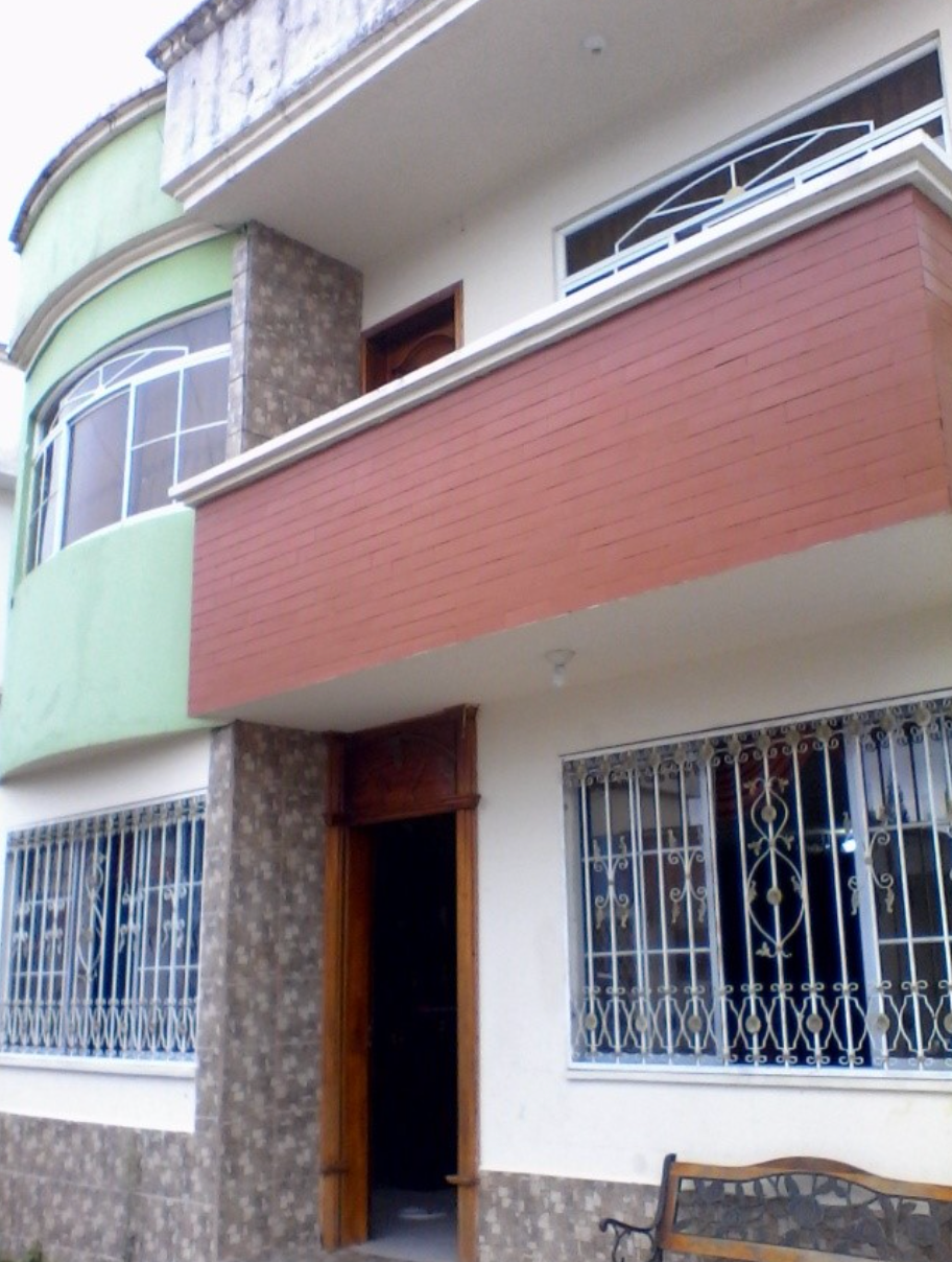 EC-RJ-158178 — Portada de la casa — Ciudadela del Magisterio, Santo Domingo Fachada de la casa de dos plantas en la Ciudadela del Magisterio, Santo Domingo